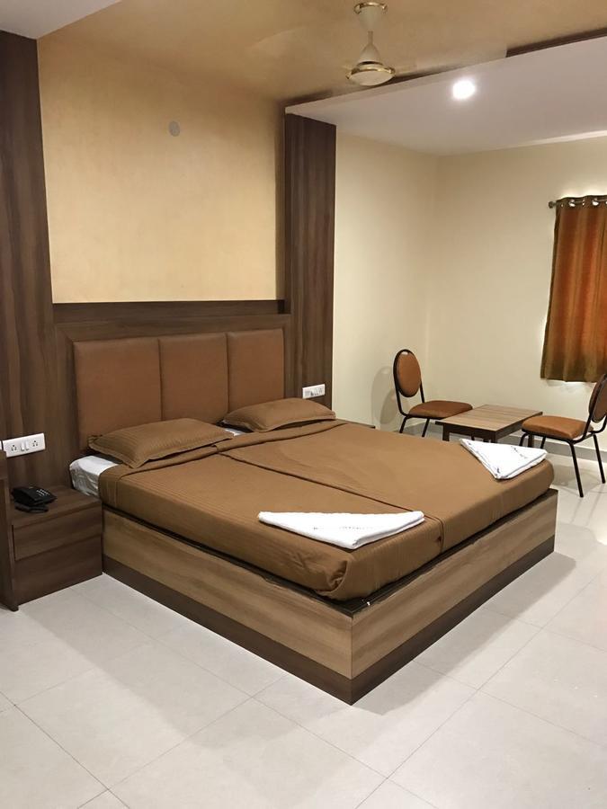 Hotel Dwaraka Paradise Hyderabad Bagian luar foto