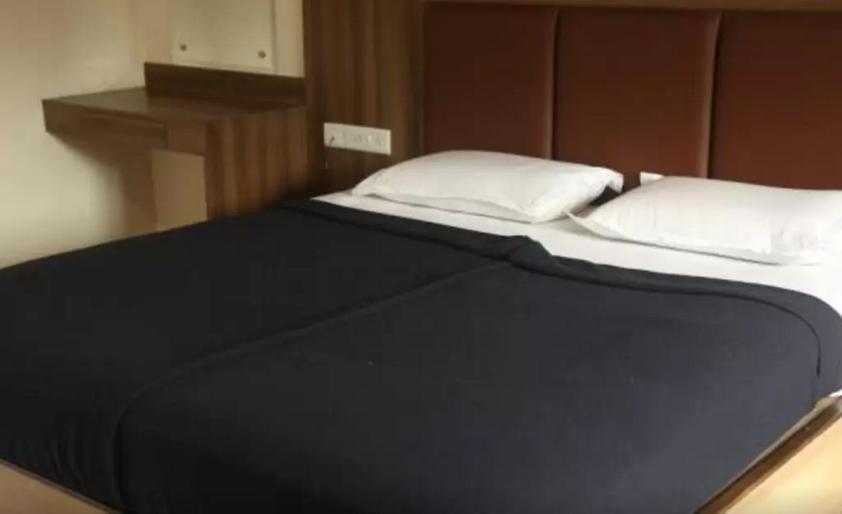 Hotel Dwaraka Paradise Hyderabad Bagian luar foto